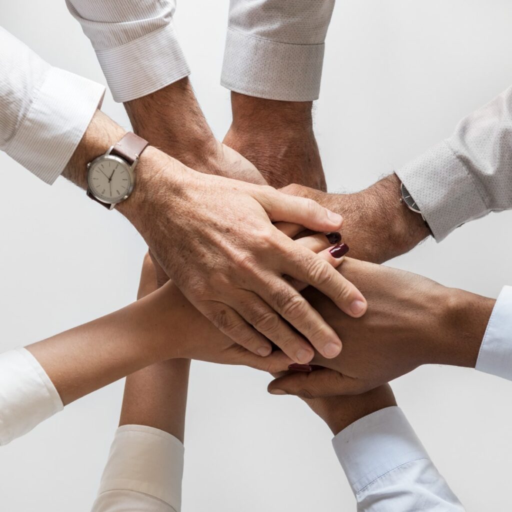 เรามุ่งมั่นที่จะสร้างการเติบโตและความสำเร็จอย่างยั่งยืนให้กับผู้ที่ร่วมงานกับเรา และเราสัญญาว่าเติบโตไปด้วยกันอย่างมั่นคงและยั่งยืน เรามุ่งมั่นที่จะสร้างการเติบโตและความสำเร็จอย่างยั่งยืนให้กับผู้ที่ร่วมงานกับเรา และเราสัญญาว่าเติบโตไปด้วยกันอย่างมั่นคงและยั่งยืน